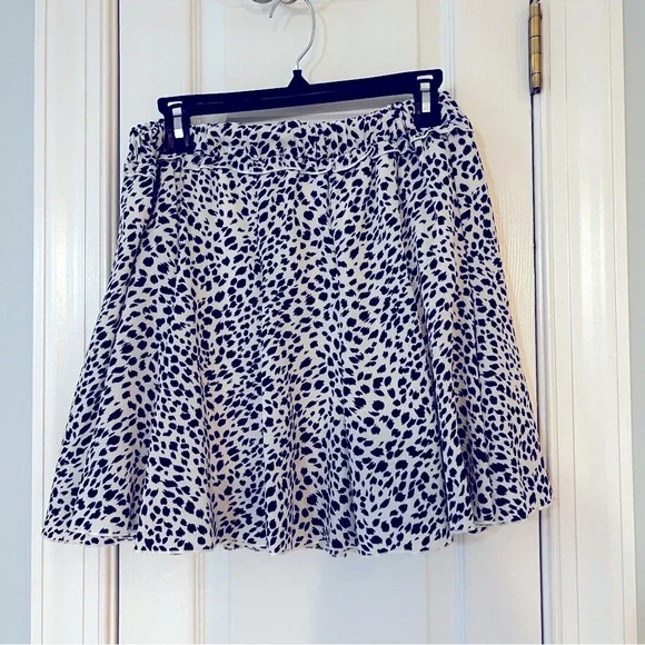 Black and white skirt; pixi and ivy size L - Picture 6 of 7